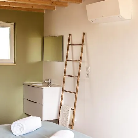 Maison Avec Piscine, Vue Sur Le Canal Du Midi Holiday home Capestang