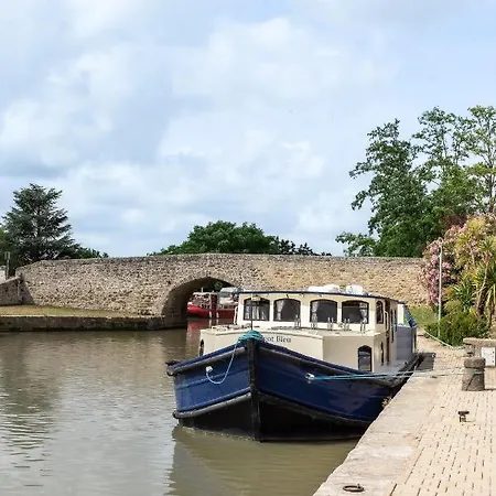 Holiday home Maison Avec Piscine, Vue Sur Le Canal Du Midi