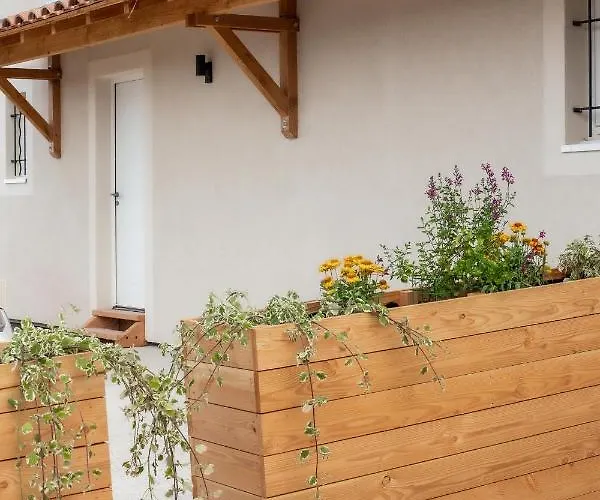 Maison Avec Piscine, Vue Sur Le Canal Du Midi Hébergement de vacances *